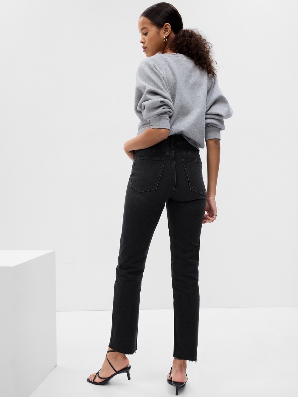 GAP Cheeky Straight Sky High Jeans in Black Denim